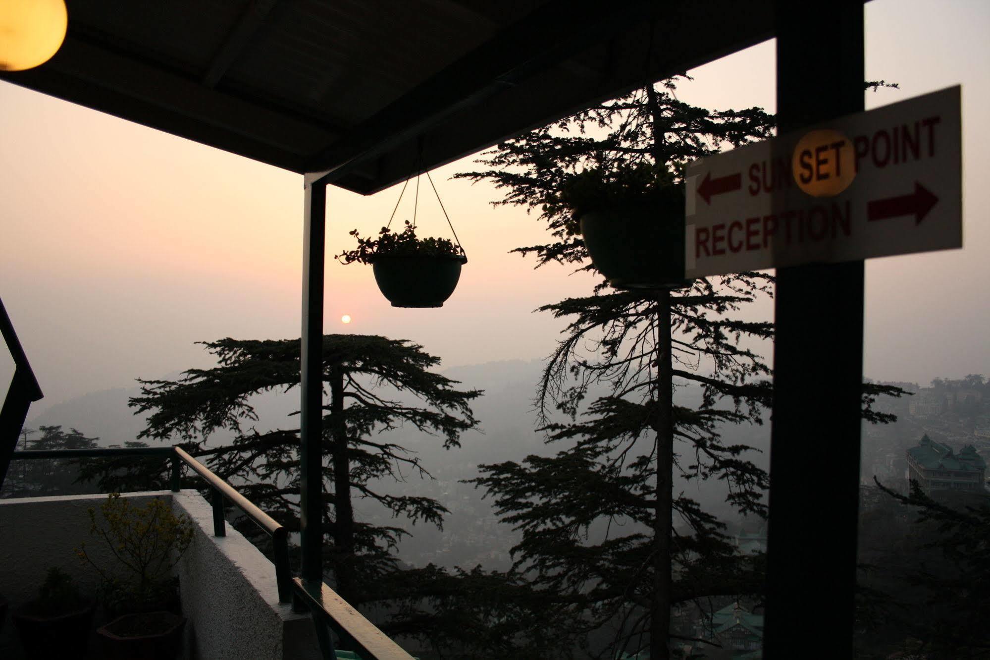 Honeymoon Inn Shimla Esterno foto